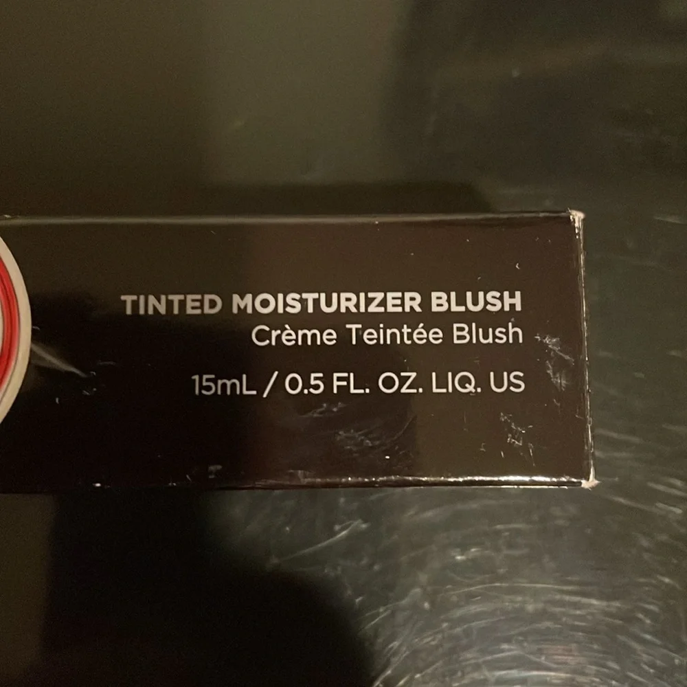 Laura Mercier tinted moisturizer blush